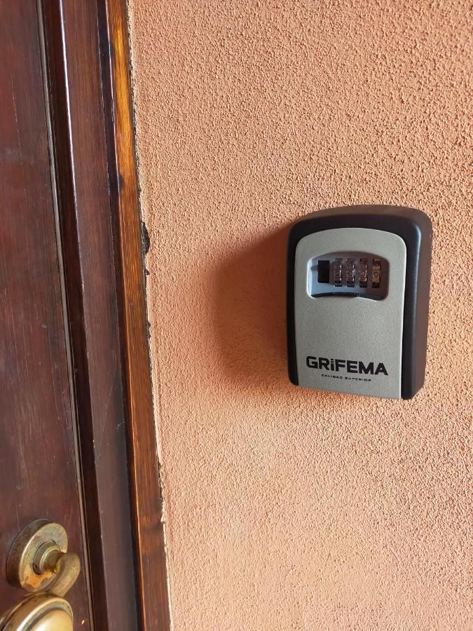 Cute Little Flat With View, 20 Mins To Bgy Airport Apartamento Pradalunga Exterior foto