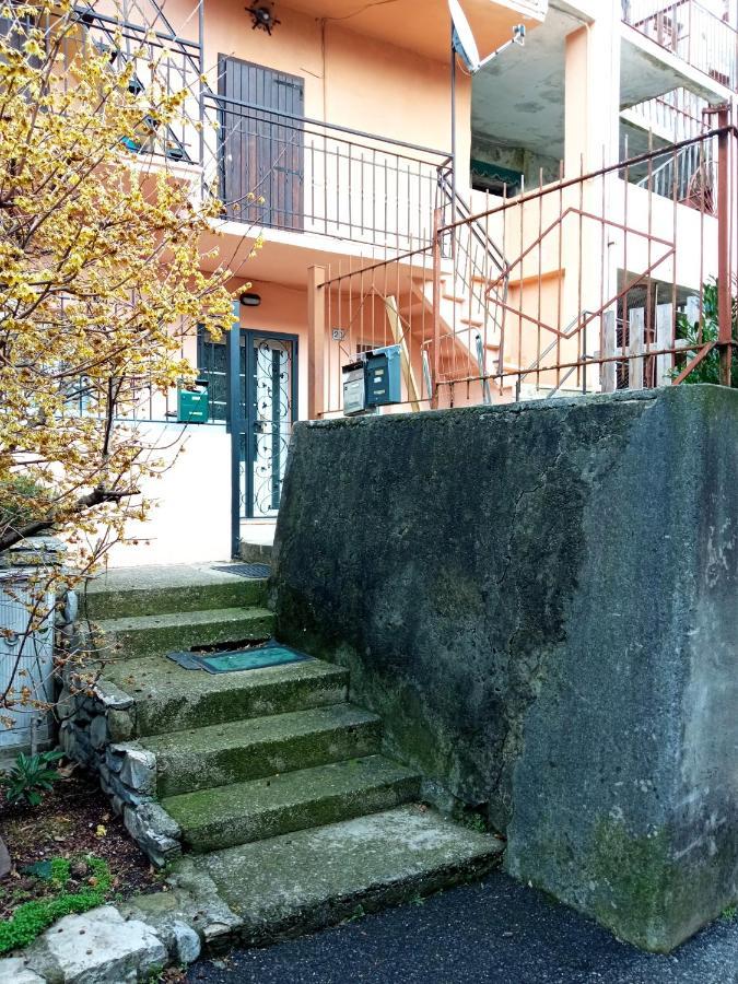 Cute Little Flat With View, 20 Mins To Bgy Airport Apartamento Pradalunga Exterior foto